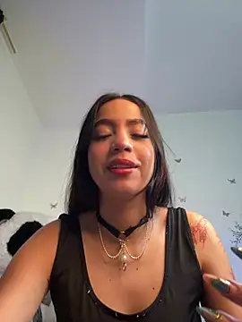 IamSteph13 online show from May 15, 4:30 am