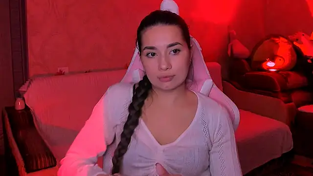 Swee Alicee online show from December 5, 6:48 pm