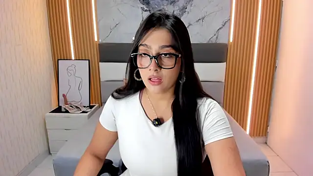 Alyssapark online show from December 4, 7:00 pm