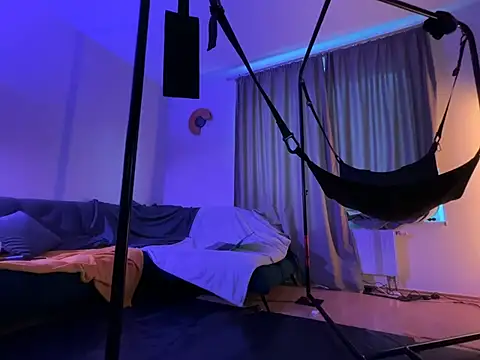 manforhotfun online show from April 15, 4:14 pm