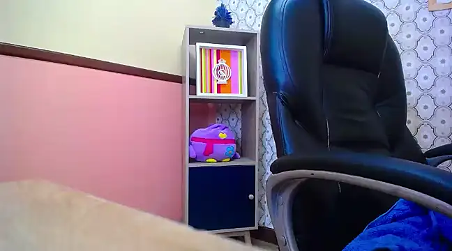 MichaelTwuis online show from December 11, 8:36 am