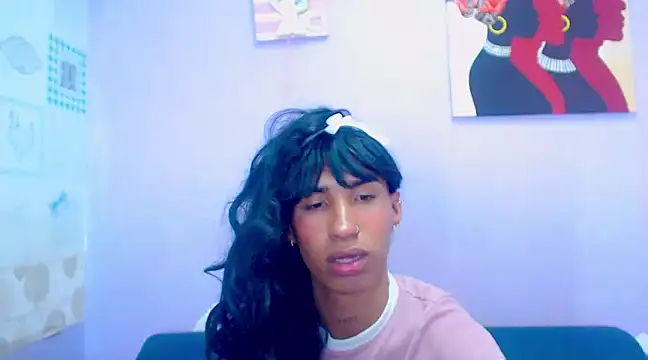 MichaelTwuis online show from December 13, 8:51 am