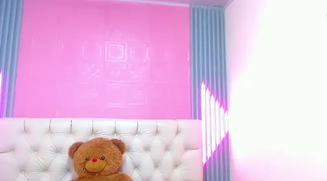 MichaelTwuis online show from February 19, 5:06 pm