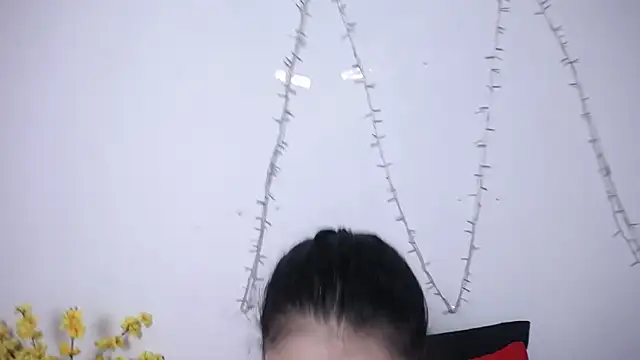 Nicol Love0 online show from November 13, 12:15 pm