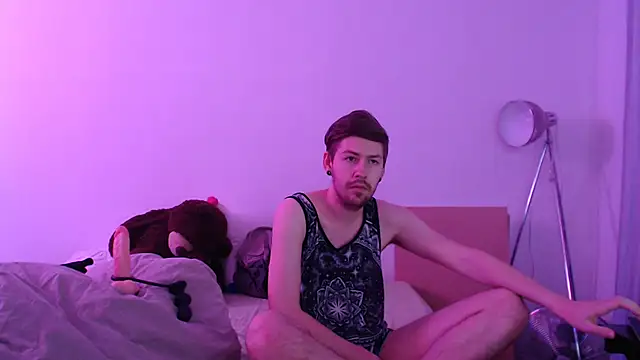 Snapshot of jonny-bisexual chatting on December 20, 12:19 am jonny-bisexual online show from December 20, 12:19 am