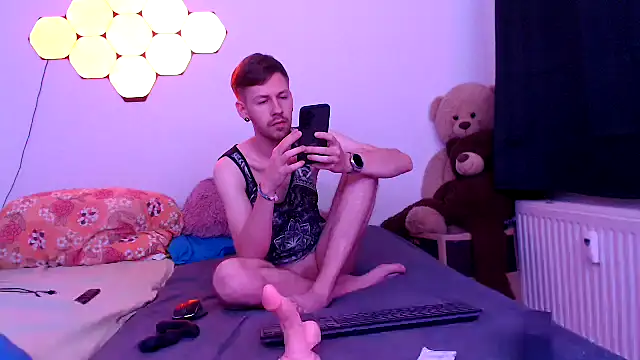 Snapshot of jonny-bisexual chatting on September 16, 9:05 pm jonny-bisexual online show from September 16, 9:05 pm