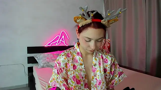 Miss you kiss online show from December 5, 2:33 pm