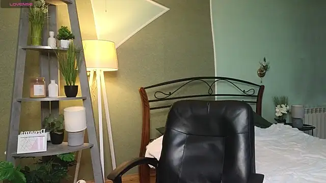 AuroraAksnesss online show from March 5, 7:16 am