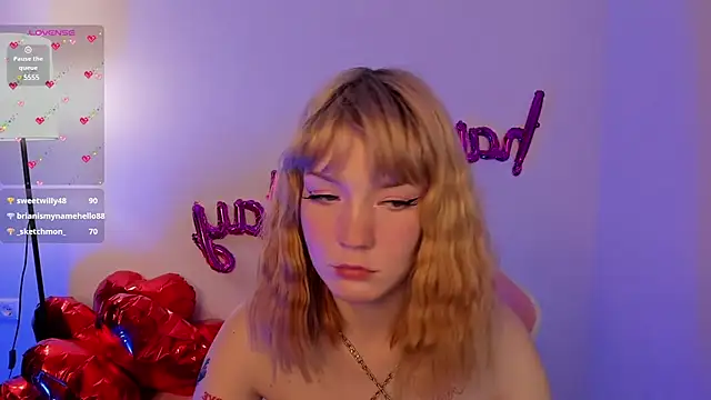 Linablueeyed online show from February 20, 11:20 am