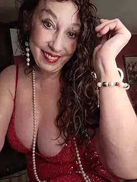 Snapshot of GypsyEsmeralda chatting on June 4, 6:41 am GypsyEsmeralda online show from June 4, 6:41 am