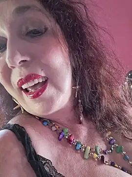 Snapshot of GypsyEsmeralda chatting on June 28, 11:16 am GypsyEsmeralda online show from June 28, 11:16 am