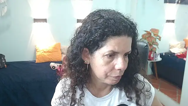 Snapshot of sila_bolum chatting on February 25, 12:42 am sila bolum online show from February 25, 12:42 am