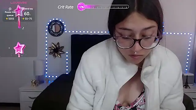 Snapshot of zoe_sweet5 chatting on March 1, 2:02 pm zoe sweet5 online show from March 1, 2:02 pm