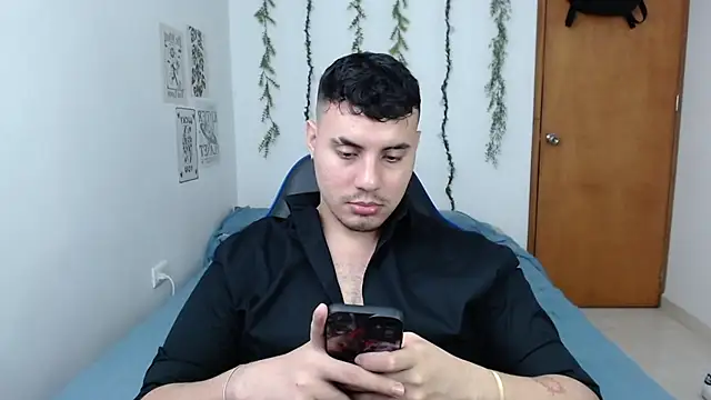 Donovanarmyy online show from November 21, 6:34 am