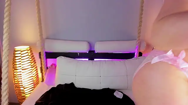 Snapshot of taiiga__ chatting on March 7, 9:18 am taiiga online show from March 7, 9:18 am