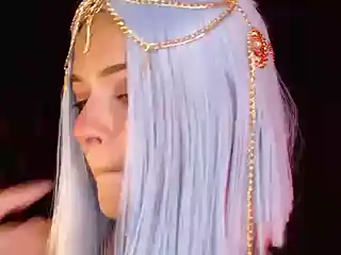 Annyjhonson online show from March 10, 3:45 am