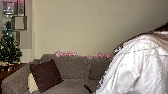 Snapshot of CathrynDail chatting on April 9, 6:13 am CathrynDail online show from April 9, 6:13 am