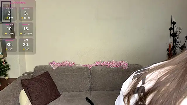 Snapshot of CathrynDail chatting on April 9, 6:19 am CathrynDail online show from April 9, 6:19 am