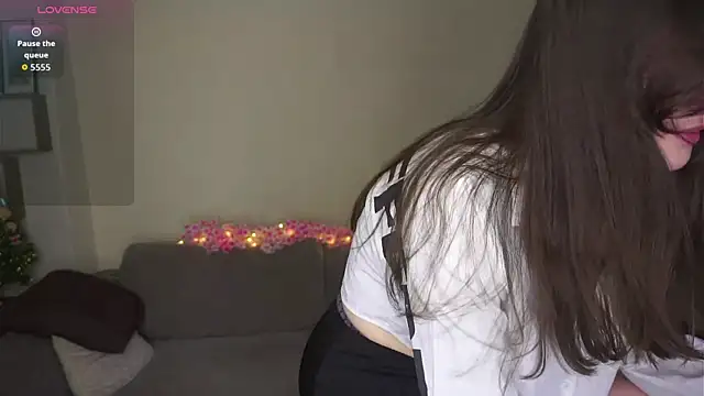 Snapshot of CathrynDail chatting on April 14, 6:08 am CathrynDail online show from April 14, 6:08 am