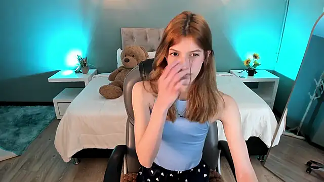 Nora Vennucci online show from November 25, 7:47 pm