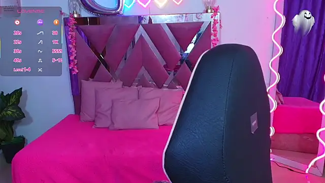 Snapshot of kendra_tay chatting on November 6, 3:07 am kendra tay online show from November 6, 3:07 am