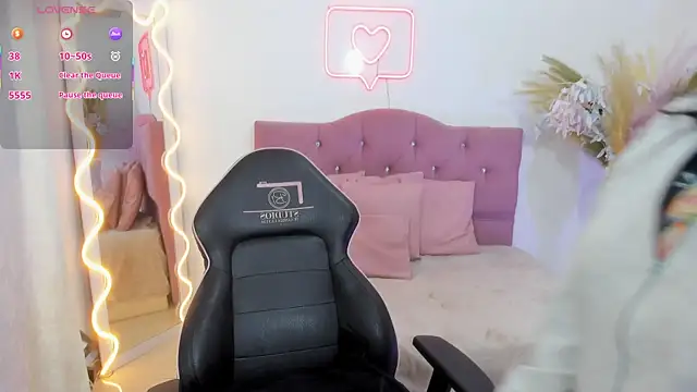 Snapshot of kendra_tay chatting on November 29, 3:09 am kendra tay online show from November 29, 3:09 am