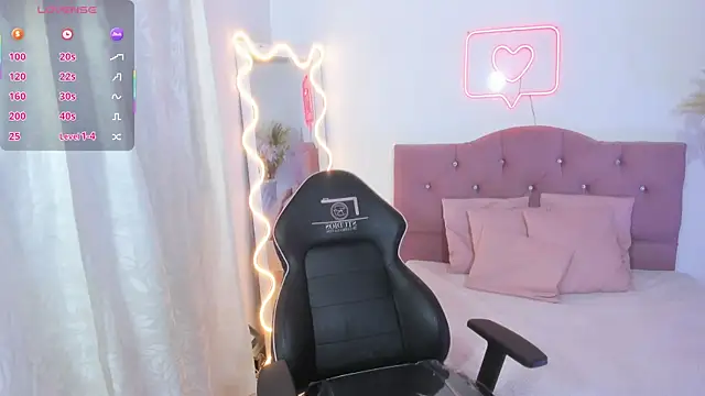 Snapshot of kendra_tay chatting on December 2, 4:40 am kendra tay online show from December 2, 4:40 am