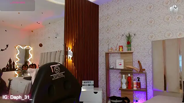 Daphnne tay online show from November 6, 3:18 am