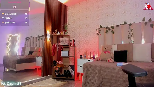 Snapshot of Daphnne_tay chatting on February 3, 6:22 am Daphnne tay online show from February 3, 6:22 am