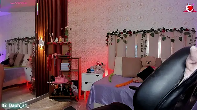 Snapshot of Daphnne_tay chatting on February 10, 4:05 am Daphnne tay online show from February 10, 4:05 am