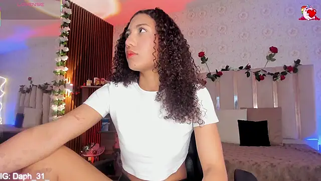 Snapshot of Daphnne_tay chatting on March 1, 3:41 am Daphnne tay online show from March 1, 3:41 am