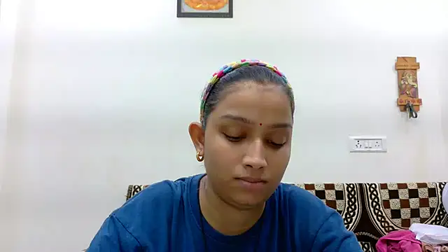 Aleena Rai online show from October 4, 6:28 pm