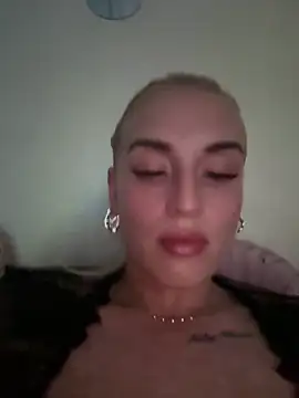 Snapshot of Barbie_26 chatting on December 23, 10:44 pm Barbie 26 online show from December 23, 10:44 pm