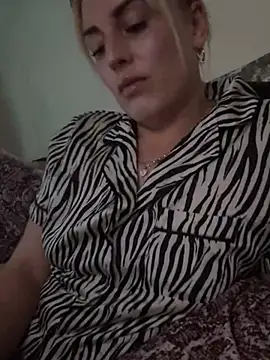 Snapshot of Barbie_26 chatting on March 11, 8:42 pm Barbie 26 online show from March 11, 8:42 pm