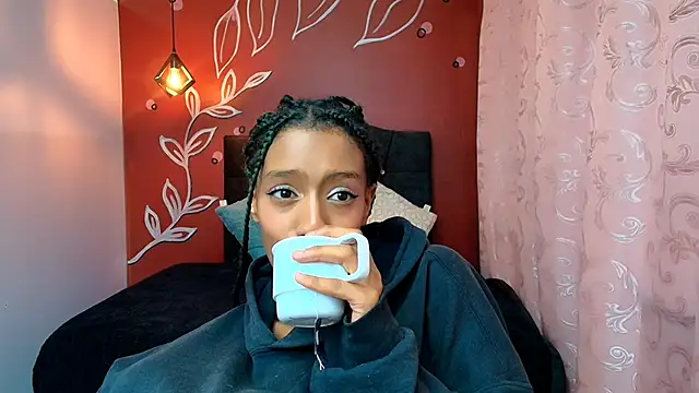 Zia Green online show from December 19, 3:41 pm