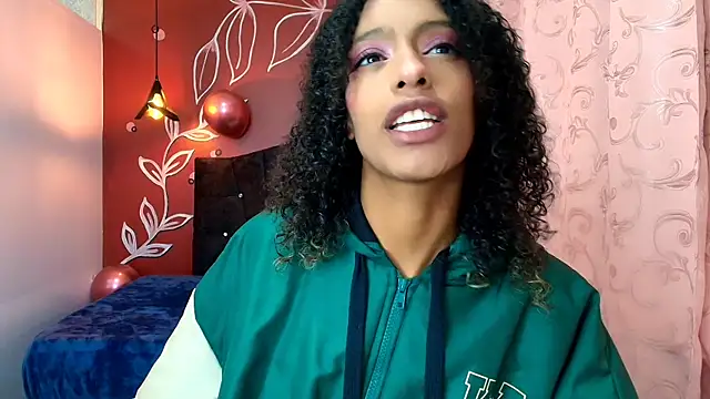 Zia Green online show from February 1, 12:05 pm