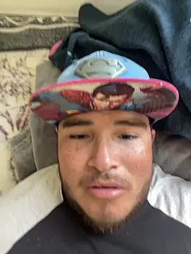 Snapshot of gallisky75 chatting on March 4, 9:43 pm gallisky75 online show from March 4, 9:43 pm