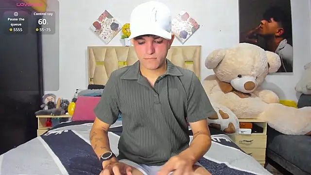 Snapshot of patrick_sanzz chatting on February 4, 4:51 am patrick sanzz online show from February 4, 4:51 am