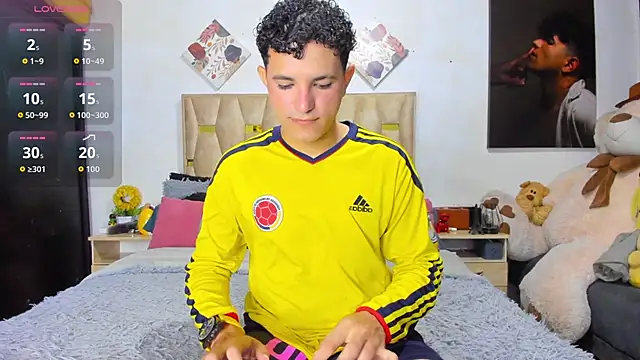 Snapshot of patrick_sanzz chatting on February 21, 7:04 pm patrick sanzz online show from February 21, 7:04 pm