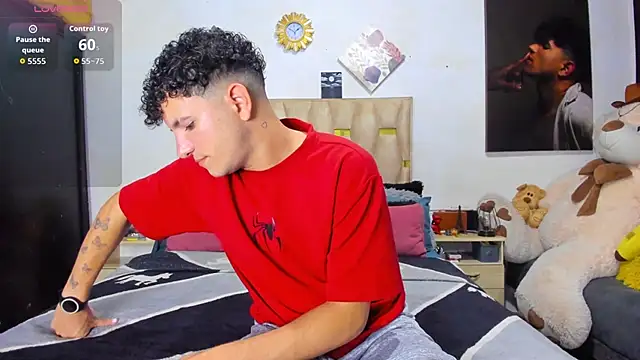 Snapshot of patrick_sanzz chatting on March 1, 6:32 pm patrick sanzz online show from March 1, 6:32 pm