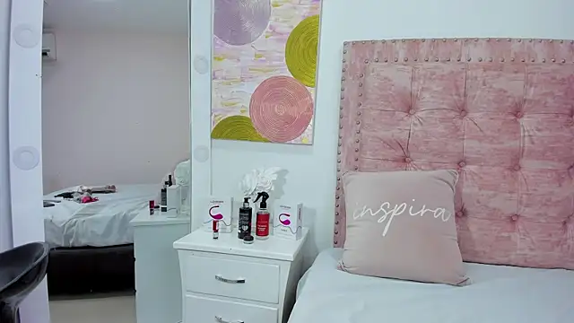 HayleyMarshall  online show from March 6, 6:26 pm