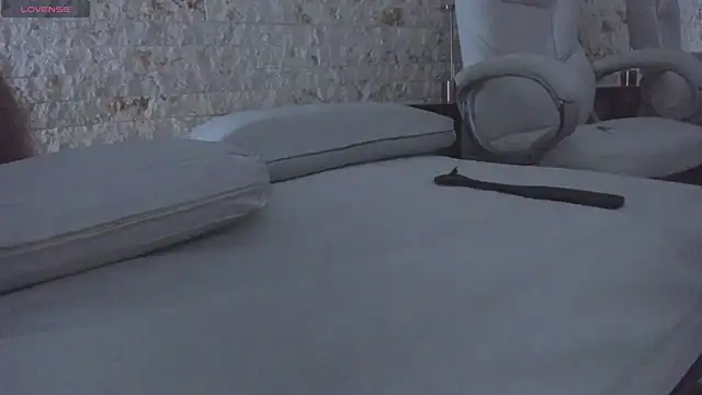 Snapshot of pamela_west chatting on January 18, 11:11 pm pamela west online show from January 18, 11:11 pm