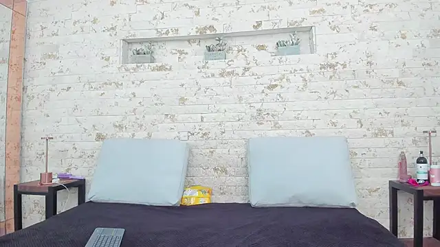 Snapshot of pamela_west chatting on January 21, 7:28 pm pamela west online show from January 21, 7:28 pm