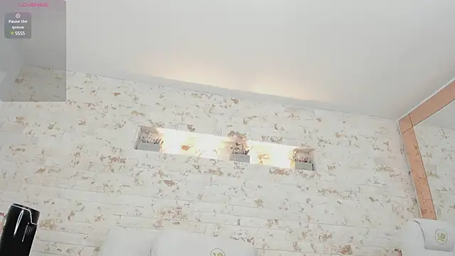 Snapshot of pamela_west chatting on February 24, 8:25 pm pamela west online show from February 24, 8:25 pm