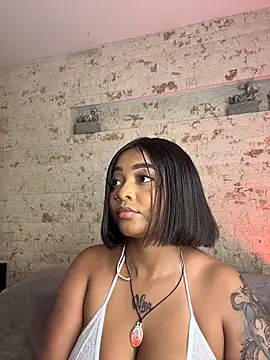 Snapshot of pamela_west chatting on April 13, 7:41 pm pamela west online show from April 13, 7:41 pm