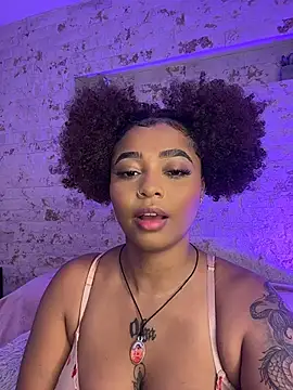 Snapshot of pamela_west chatting on May 22, 6:13 pm pamela west online show from May 22, 6:13 pm