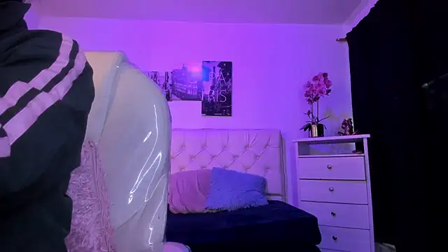 Amy Kiitty  online show from December 21, 12:45 pm