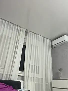 viviandaimond1 online show from October 18, 5:35 pm