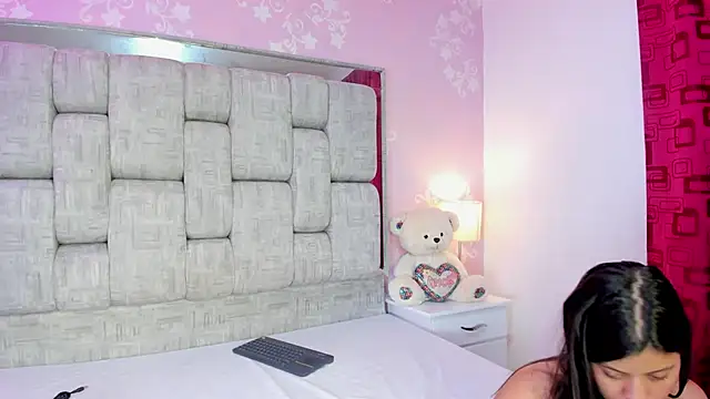 Snapshot of KarinaSimonz chatting on March 11, 2:39 am KarinaSimonz online show from March 11, 2:39 am