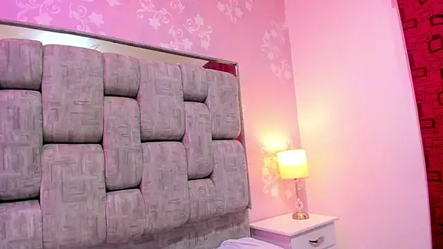 Snapshot of KarinaSimonz chatting on April 6, 4:46 am KarinaSimonz online show from April 6, 4:46 am